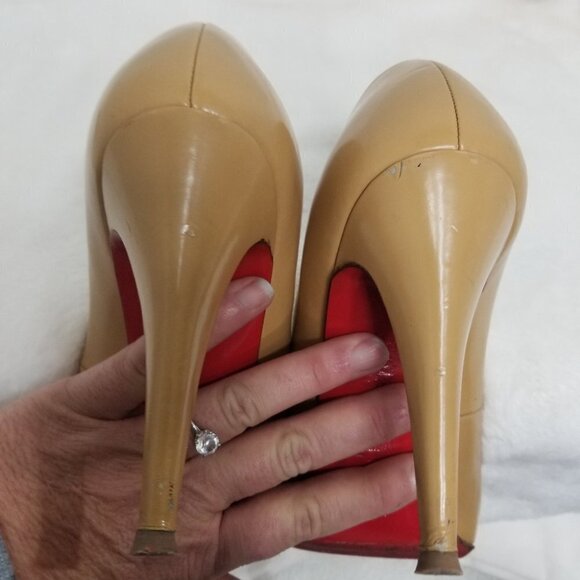 PRICE DROP-Christian Louboutin camel color Patent Leather heels - Picture 6 of 13